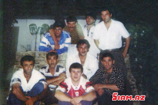 Ömrünün üçdə ikisini həbsdə keçirən azərbaycanlı “oğru”: 16 yaşından həbsdə və Bakıdakı tək məzarda...- FOTOLAR Ömrünün üçdə ikisini həbsdə keçirən azərbaycanlı “oğru”: 16 yaşından həbsdə və Bakıdakı tək məzarda...- FOTOLAR