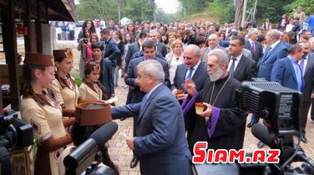 Ermənilərin Şuşadakı toy karvanı... - Torpağımız hələ də mundarlanır... Ermənilərin Şuşadakı toy karvanı... - Torpağımız hələ də mundarlanır...