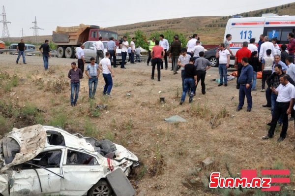Bakı-Qazax yolunda dəhşətli qəza – 5 nəfər ölüb + ADLAR (Yenilənib) Bakı-Qazax yolunda dəhşətli qəza – 5 nəfər ölüb + ADLAR (Yenilənib)