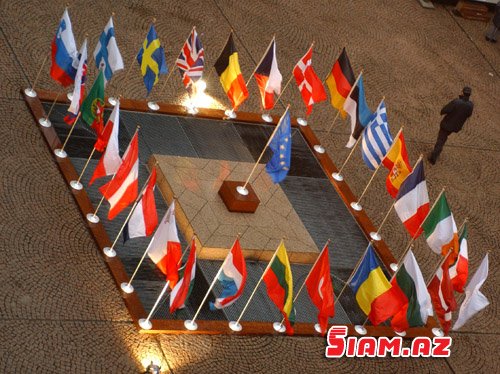 Avropa Birliyi çökdürülür: Dünyanın tən yarısı fəlakətə sürüklənir Avropa Birliyi çökdürülür: Dünyanın tən yarısı fəlakətə sürüklənir