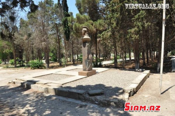 Milli Qəhramanın adını daşıyan parkda nə baş verir: şəhidin abidəsi uçub-dağılıb Milli Qəhramanın adını daşıyan parkda nə baş verir: şəhidin abidəsi uçub-dağılıb