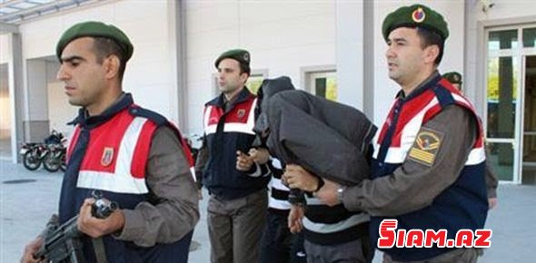 Türkiyədə iş adamının əl-qolunu bağlayıb soyan Azərbaycan vətəndaşlarının fotoları Türkiyədə iş adamının əl-qolunu bağlayıb soyan Azərbaycan vətəndaşlarının fotoları
