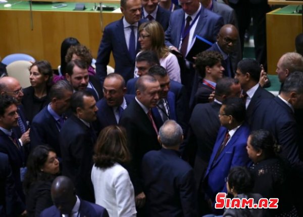 BMT-də Ərdoğana böyük diqqət: Tramp qalxıb onun yanına getdi BMT-də Ərdoğana böyük diqqət: Tramp qalxıb onun yanına getdi