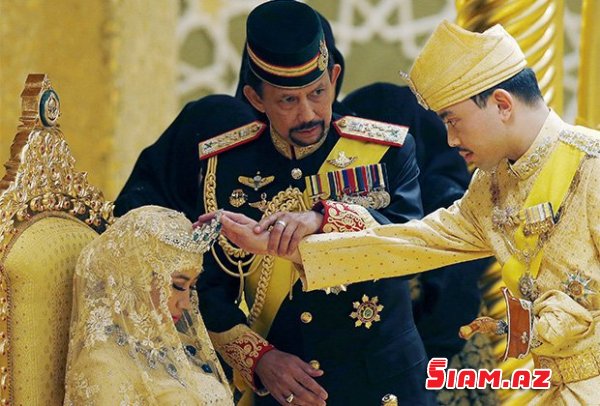 Sultanın azyaşlı qızlardan ibarət hərəmxanası, sel kimi axan neft milyardları... Sultanın azyaşlı qızlardan ibarət hərəmxanası, sel kimi axan neft milyardları...