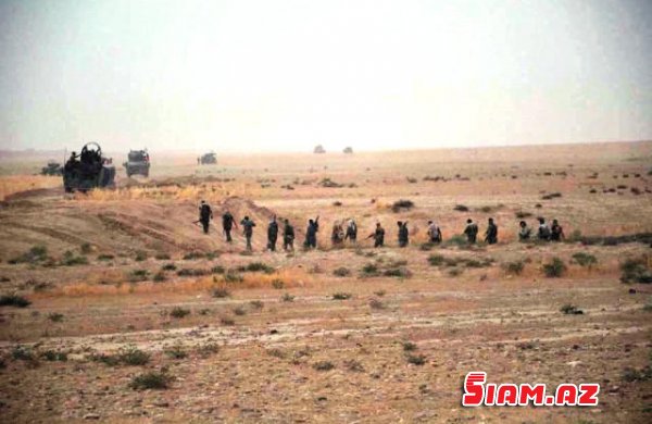 Ordu irəliləyir, əhali üsyan edir - Bərzanini DEVİRƏCƏKLƏR - FOTO Ordu irəliləyir, əhali üsyan edir - Bərzanini DEVİRƏCƏKLƏR - FOTO
