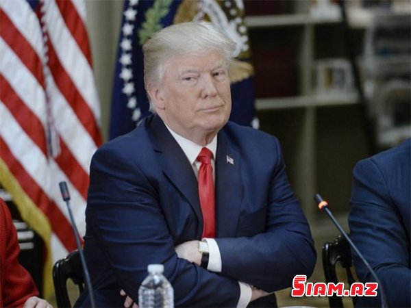 Xüsusi prokuror düyməyə basdı: Trampın yaxın adamı Pol Manafort təslim oldu Xüsusi prokuror düyməyə basdı: Trampın yaxın adamı Pol Manafort təslim oldu