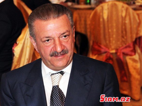 Müflis azərbaycanlı oliqarxın əmlakı hərraca çıxarılır: ticarət mərkəzi, boks “armudu”... Müflis azərbaycanlı oliqarxın əmlakı hərraca çıxarılır: ticarət mərkəzi, boks “armudu”...