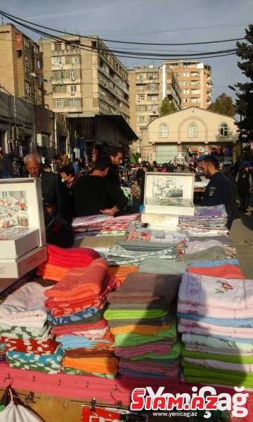 “8-ci kilometr” bazarında yerhaqqı özbaşınalığı - FOTOLAR “8-ci kilometr” bazarında yerhaqqı özbaşınalığı - FOTOLAR