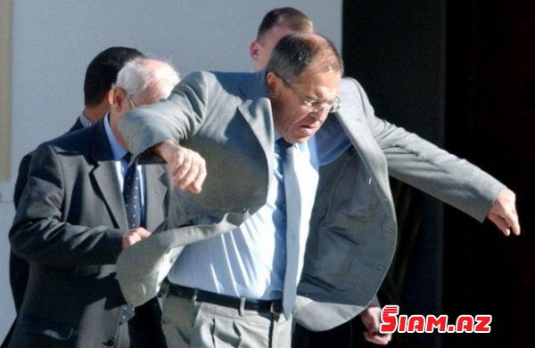 Lavrov Eçmiədzində kriminal avtoritet “Don Pipo”nun evində qonaq olub Lavrov Eçmiədzində kriminal avtoritet “Don Pipo”nun evində qonaq olub